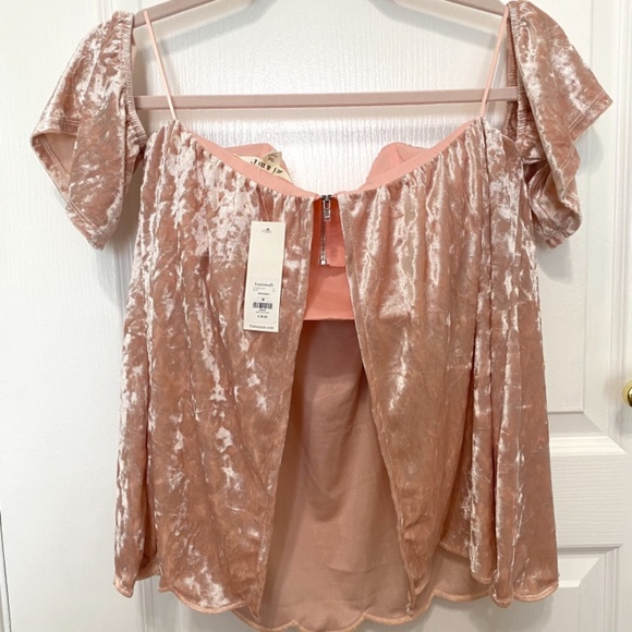NWT Velvet Pink Top from Francesca’s Size Medium - Picture 8 of 16
